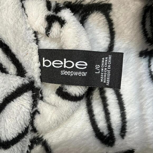 Bebe Sleepwear Plush Robe with Belt Large New with no tags - Picture 2 of 4